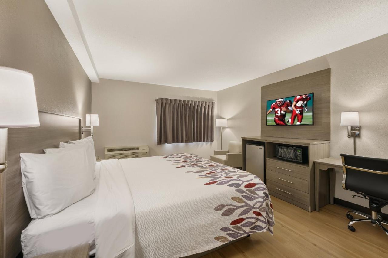 Red Roof Inn & Suites Newport - Middletown, Ri Экстерьер фото