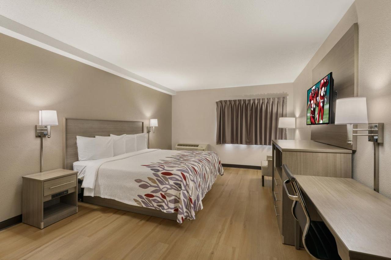 Red Roof Inn & Suites Newport - Middletown, Ri Экстерьер фото