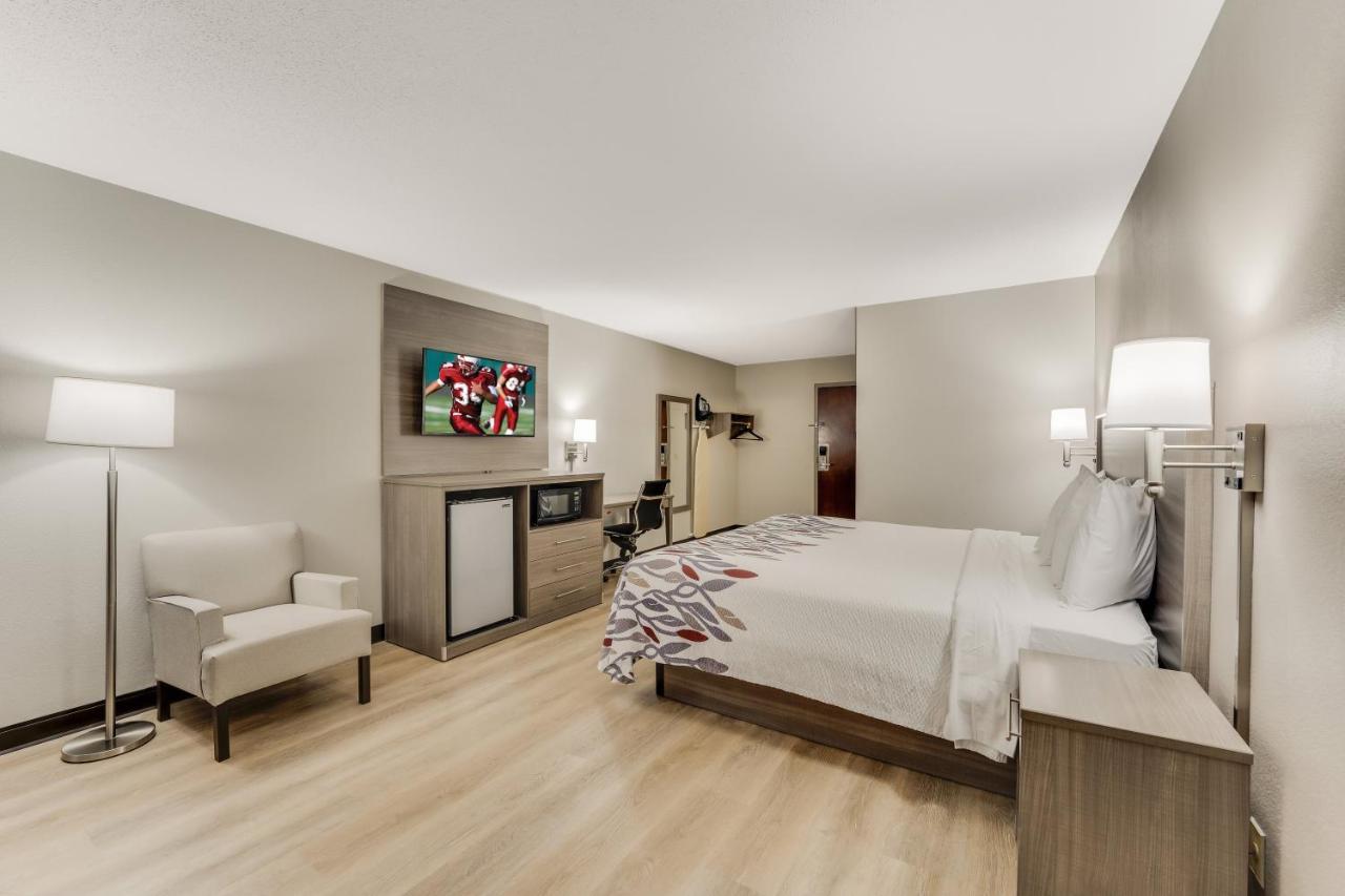 Red Roof Inn & Suites Newport - Middletown, Ri Экстерьер фото