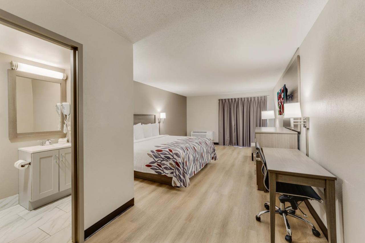 Red Roof Inn & Suites Newport - Middletown, Ri Экстерьер фото