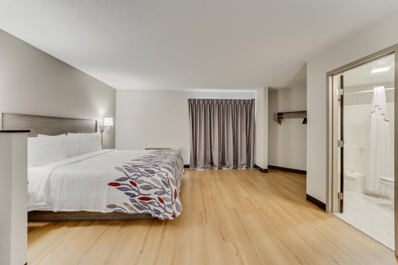 Red Roof Inn & Suites Newport - Middletown, Ri Экстерьер фото