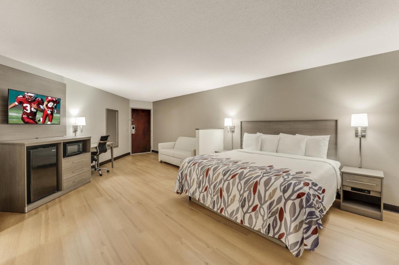 Red Roof Inn & Suites Newport - Middletown, Ri Экстерьер фото