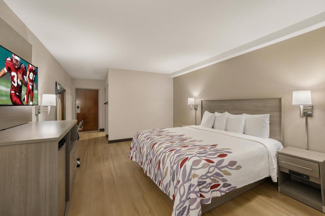 Red Roof Inn & Suites Newport - Middletown, Ri Экстерьер фото