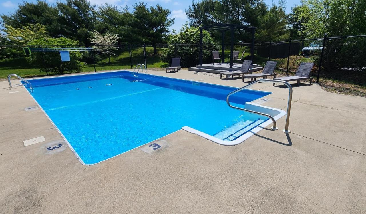 Red Roof Inn & Suites Newport - Middletown, Ri Экстерьер фото