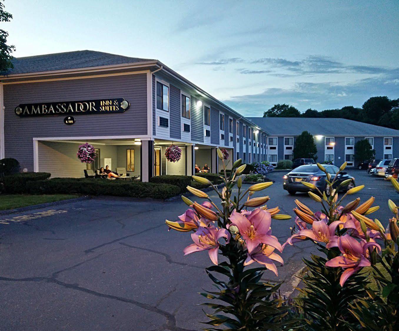 Red Roof Inn & Suites Newport - Middletown, Ri Экстерьер фото