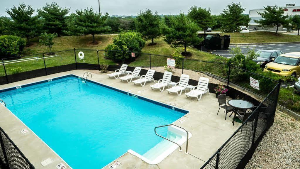 Red Roof Inn & Suites Newport - Middletown, Ri Экстерьер фото