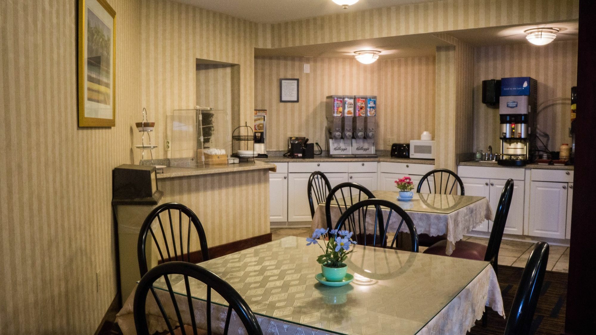 Red Roof Inn & Suites Newport - Middletown, Ri Экстерьер фото